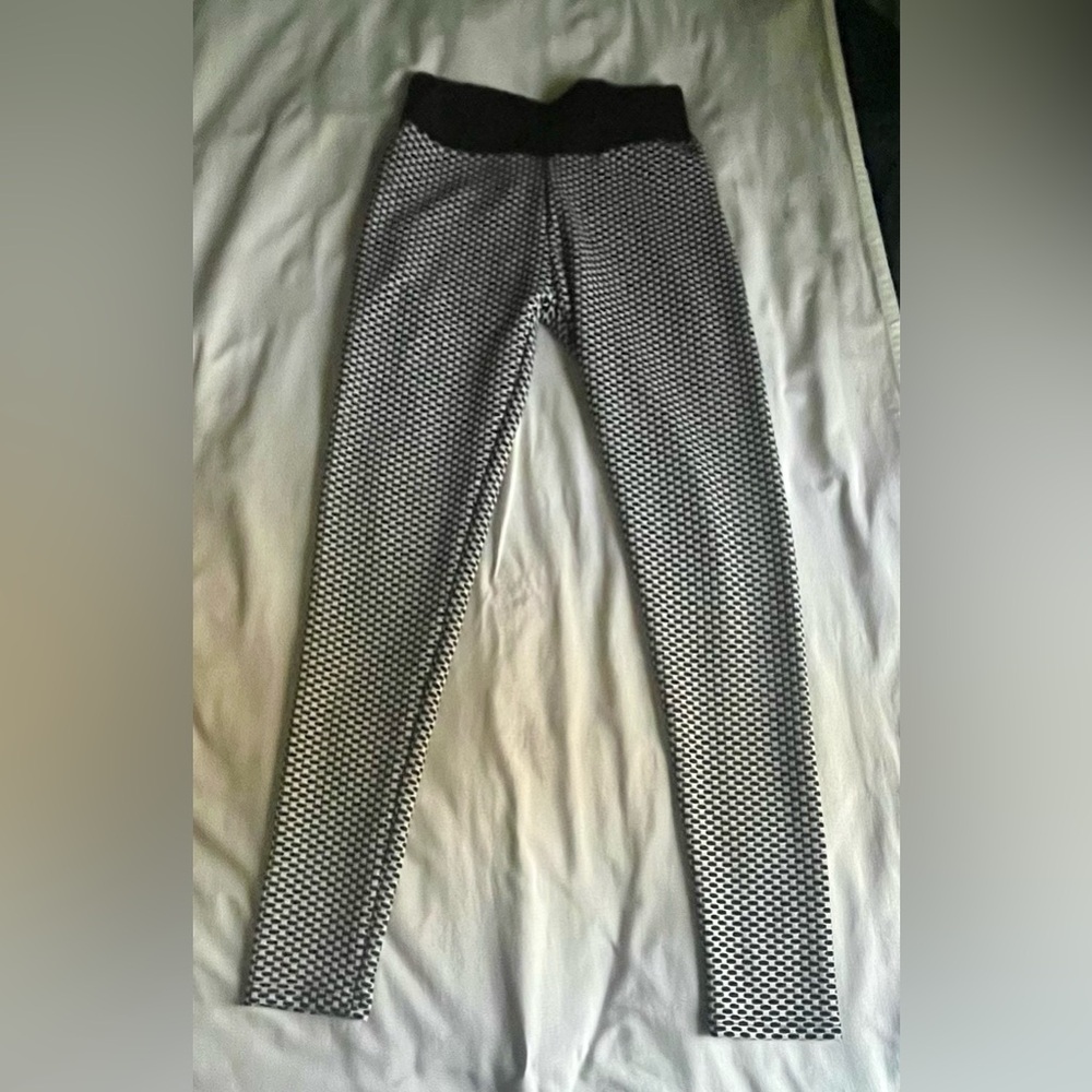 Black and White Patterned Leggings